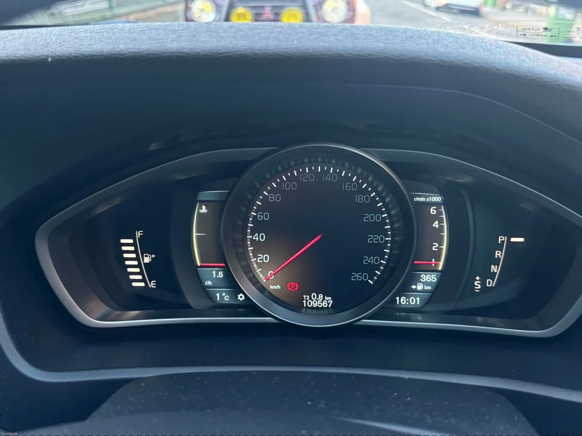 Volvo V40 2013 - Image 4