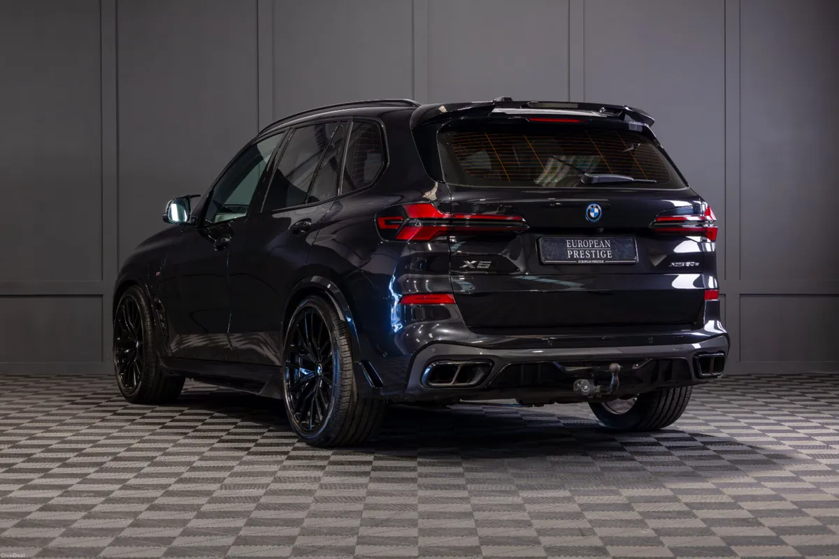 2025 BMW X5 X-Drive 50e M-Sport - Image 4