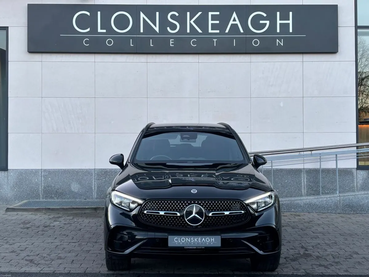Mercedes-Benz GLC 300 E 4MATIC URBAN EDITION - Image 2