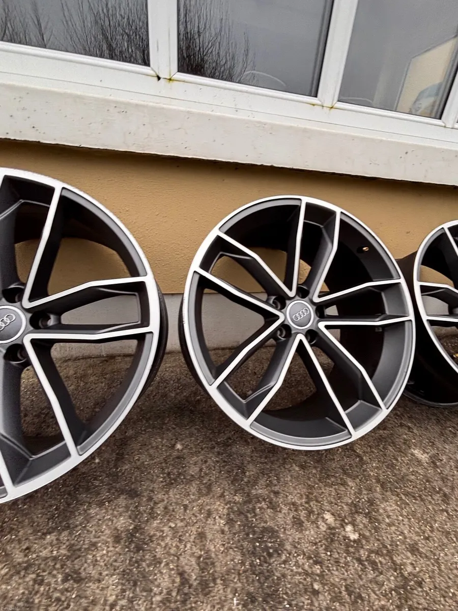 Audi A6 2013 - Image 1