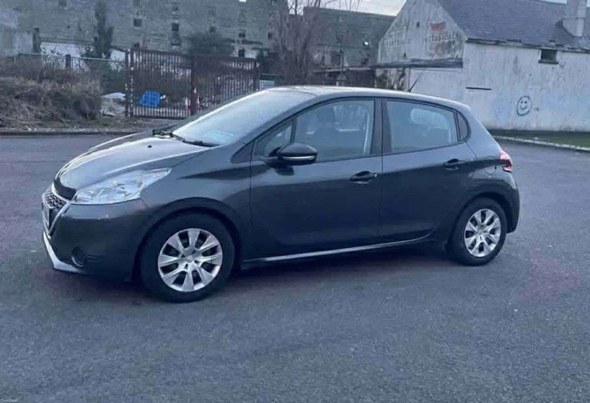 Peugeot 208 2014 - Image 1