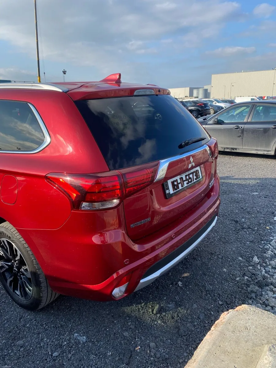 Mitsubishi Outlander PHEV 2016 - Image 4