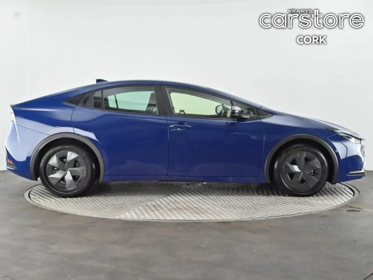 Toyota Prius 2.0 Hybrid Auto - Image 2