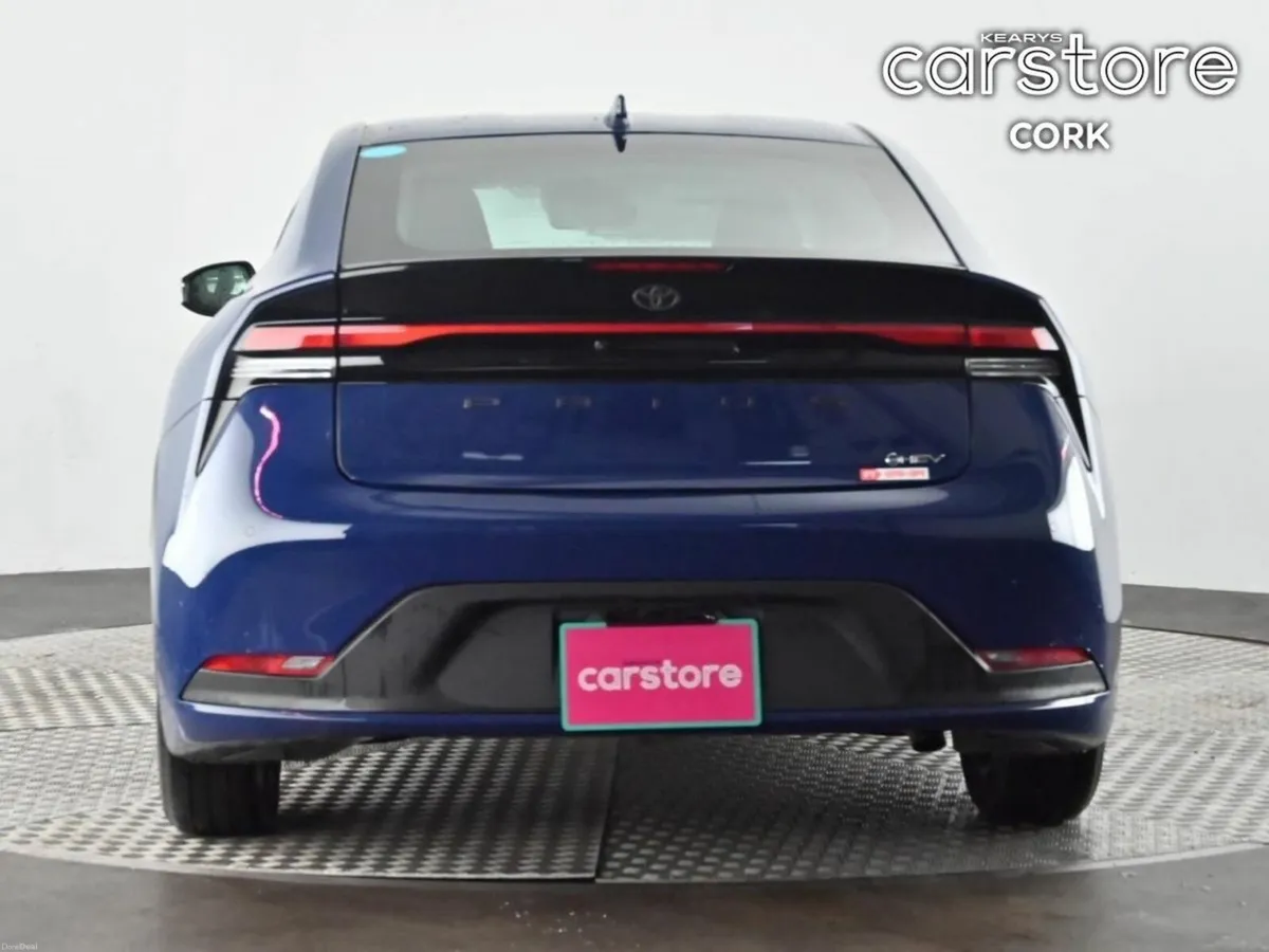 Toyota Prius 2.0 Hybrid Auto - Image 4