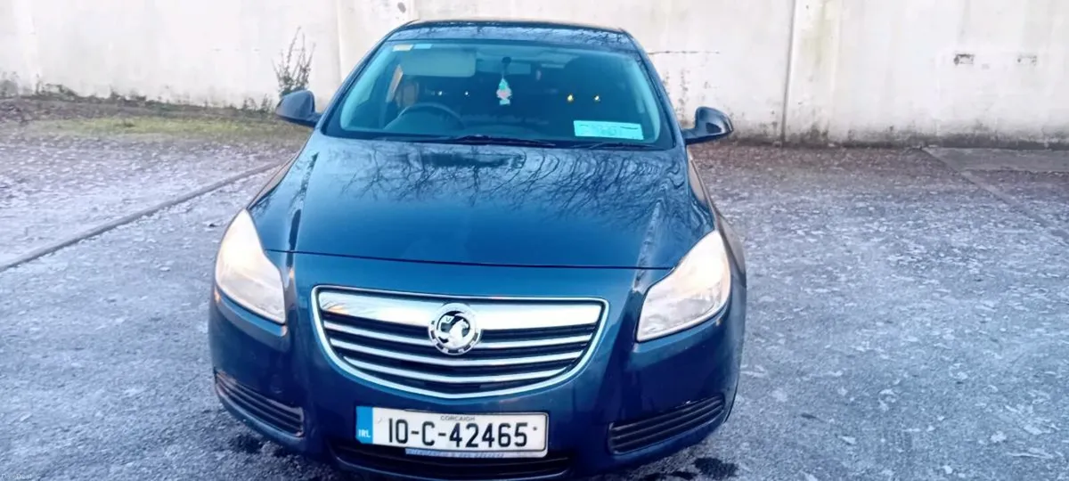 2010 Vauxhall Insignia, Nct 9/26 tax 1/26 no offer - Image 1