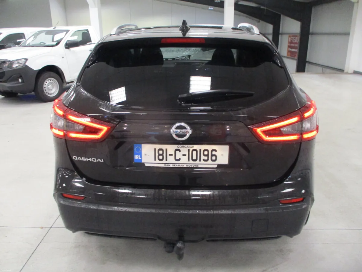 Nissan Qashqai SV 1.5 DSL PANORAMIC ROOF 2018 - Image 6