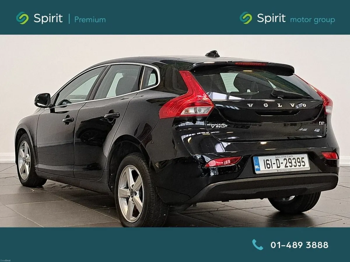 Volvo V40 D2  SE+Leather*Call Andrew 0862617858 - Image 3