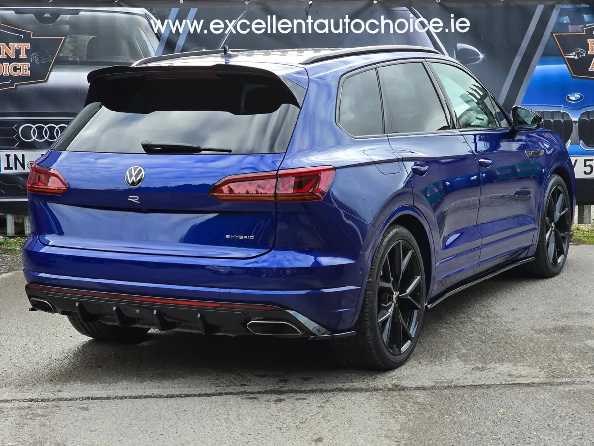 Volkswagen Touareg 2023 R-LINE LAPIZ BLUE STUNNING - Image 4