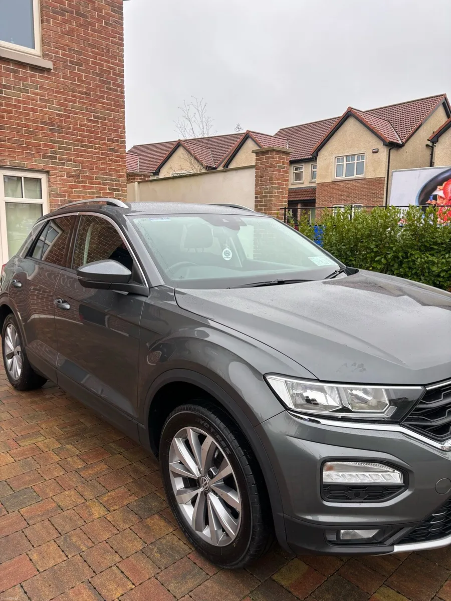 Volkswagen T-ROC - Image 1