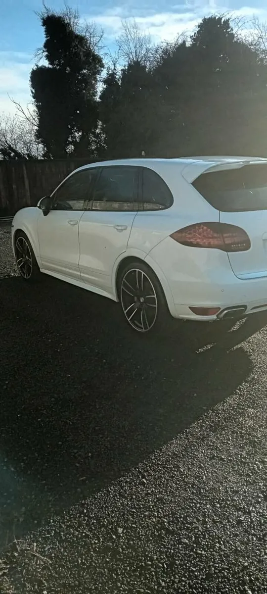 Porsche Cayenne - Image 4