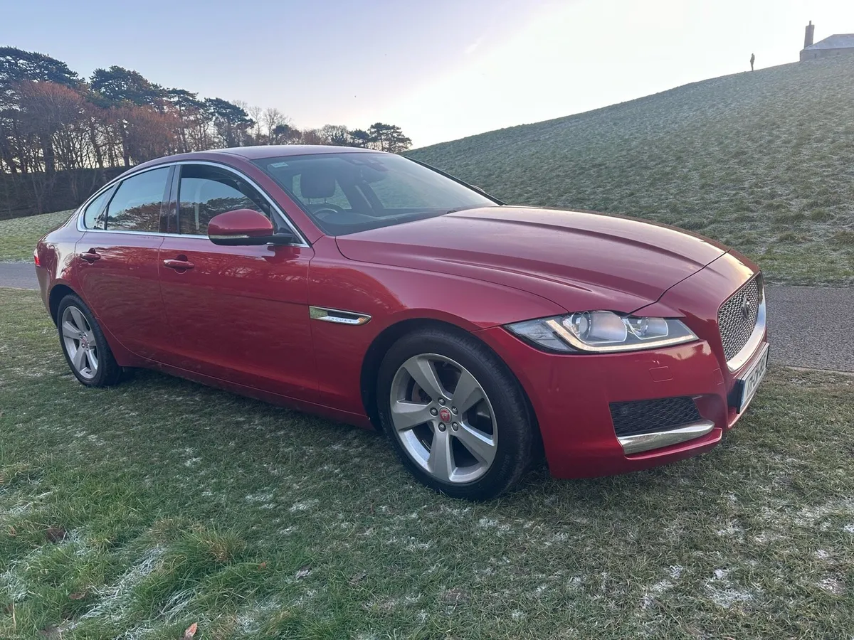 Jaguar XF - Image 2