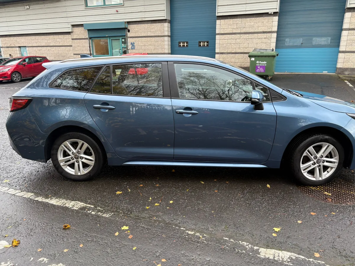 TOYOTA COROLLA/2022/IRISH CAR/1.8 PETROL HYBRID - Image 4