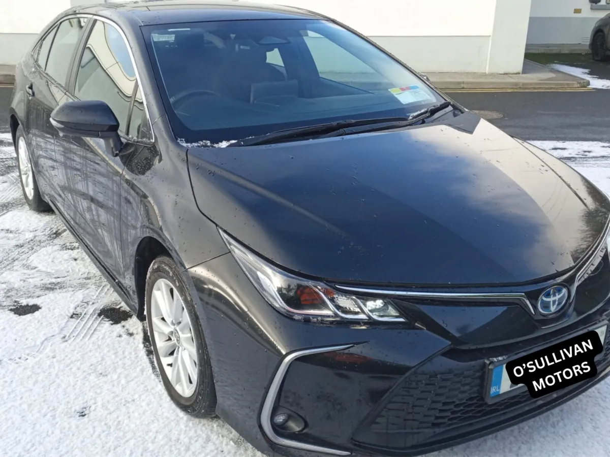 TOYOTA COROLLA/2022/IRISH CAR/1.8 PETROL HYBRID - Image 3