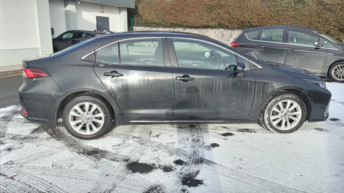 TOYOTA COROLLA/2022/IRISH CAR/1.8 PETROL HYBRID - Image 4