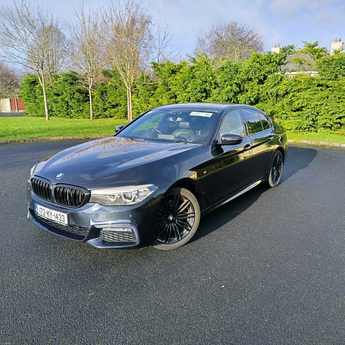 Carbon Black BMW 520D M sport G30 190 BHP - Image 2