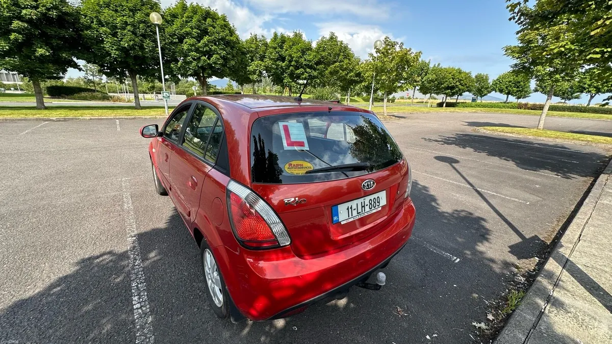 Kia Rio Petrol - Image 4