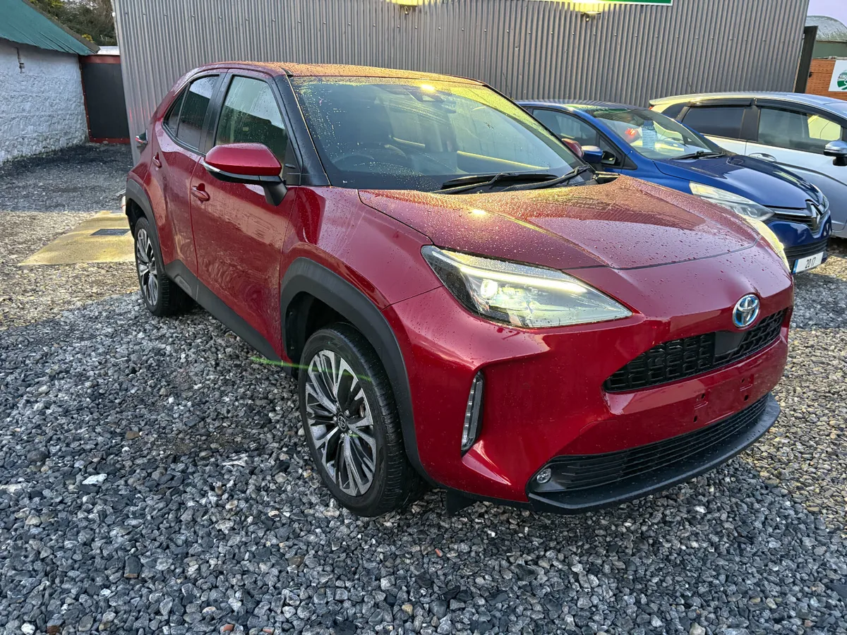 TOYOTA YARIS CROSS 1.5 PETROL HYBRID *HUGH SPEC* - Image 4