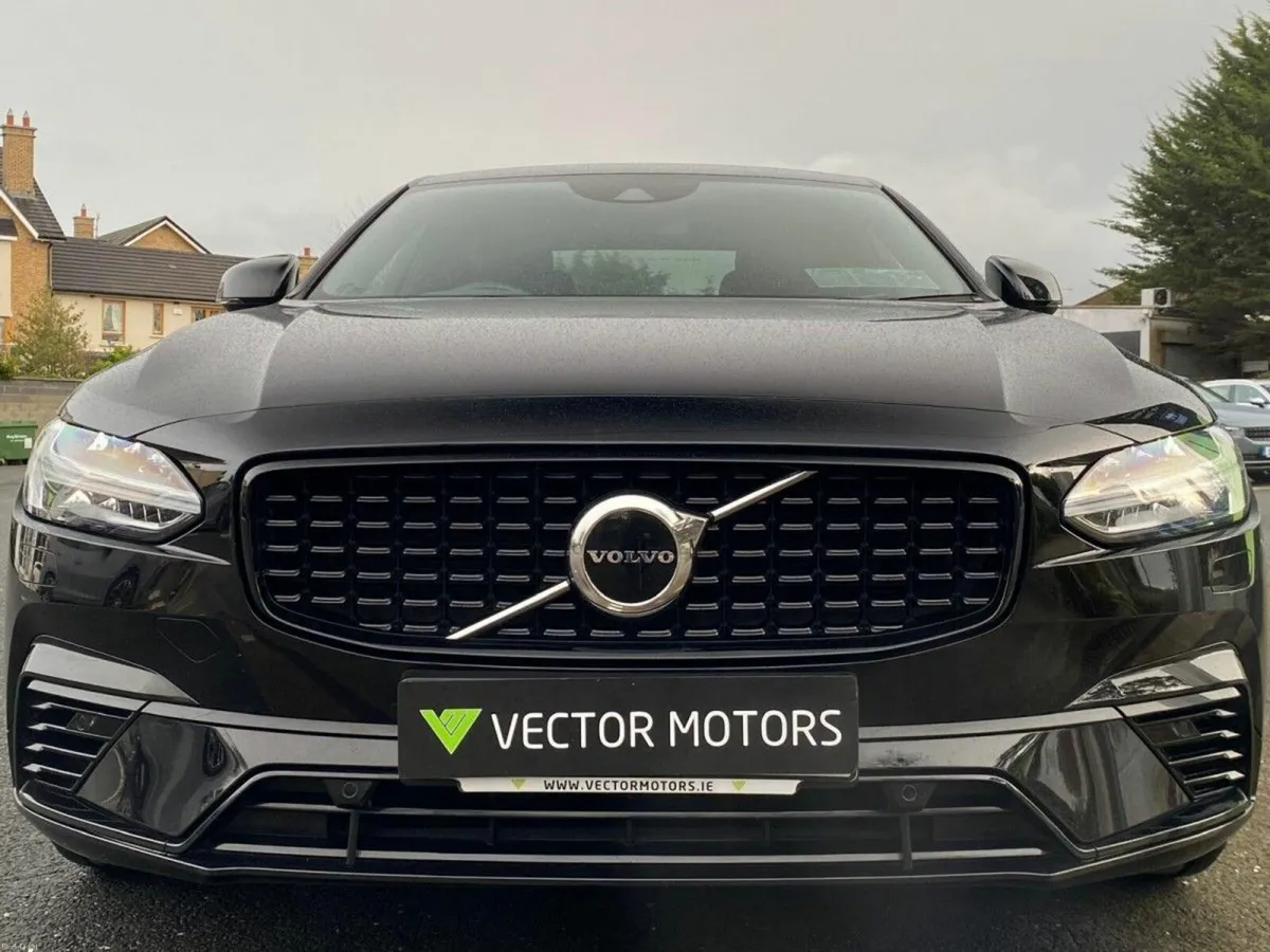 Volvo S90 R-DESIGN T8 PHEV - Image 3