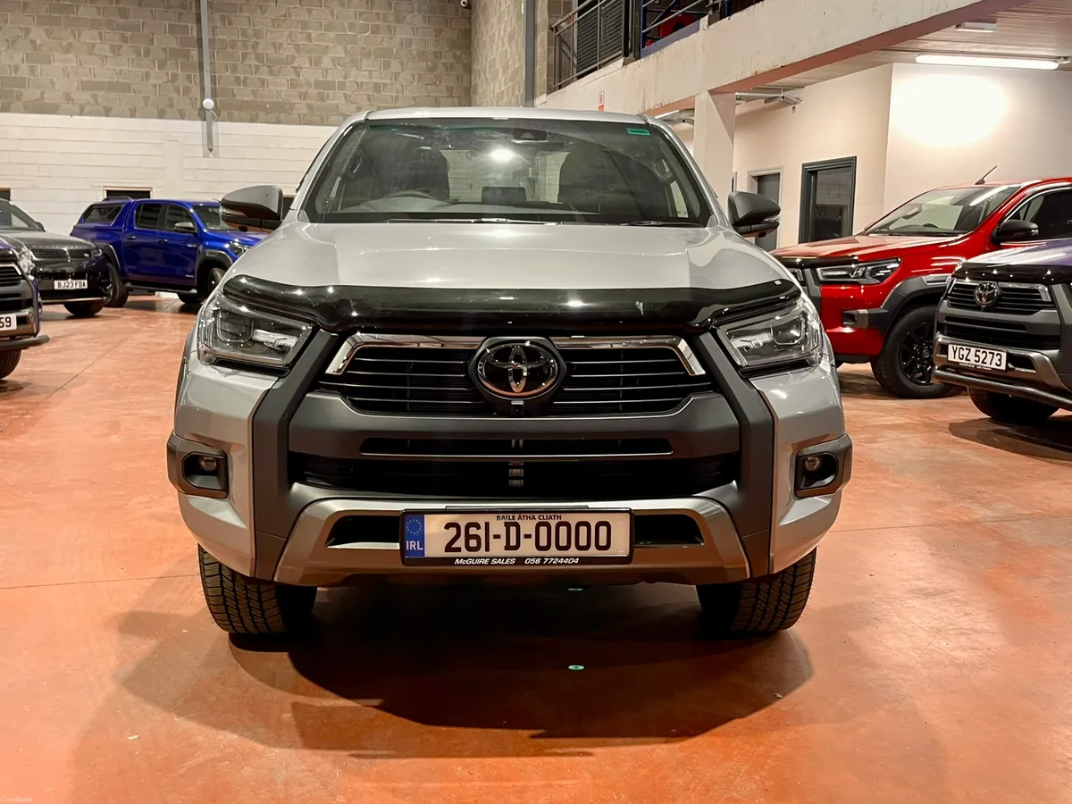 2026 Toyota Hilux InvincibleX 2.8 Auto - Image 2