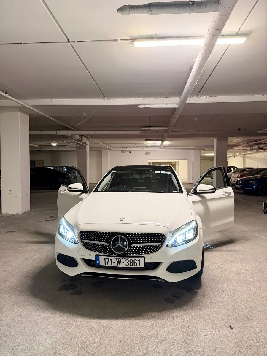 2017 Mercedes-Benz C350e Plug-in Hybrid, FULL SPEC - Image 3