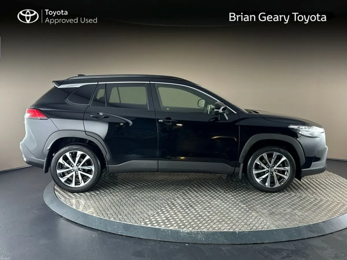 Toyota Corolla Cross HYBRID SPORT - Image 3