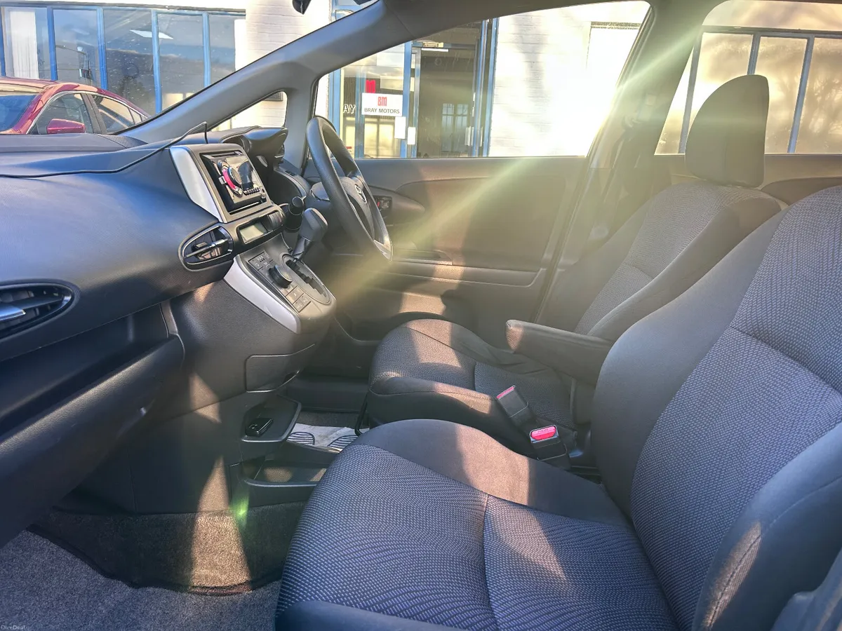 2013 TOYOTA WISH PETROL AUTO AWD 7 SEATS - Image 4