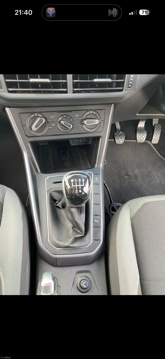 Volkswagen polo - Image 4