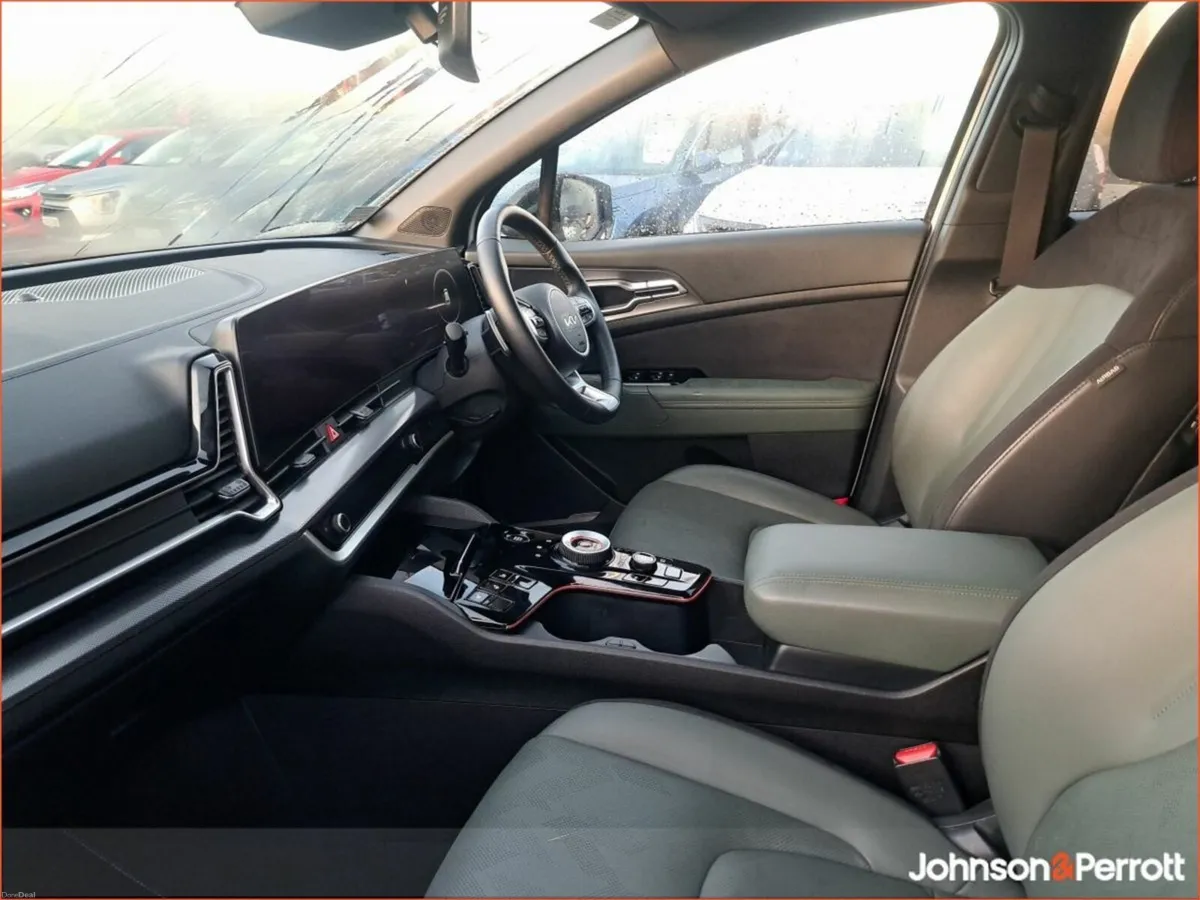 Kia Sportage Anniversary Edition Hybrid - Image 4