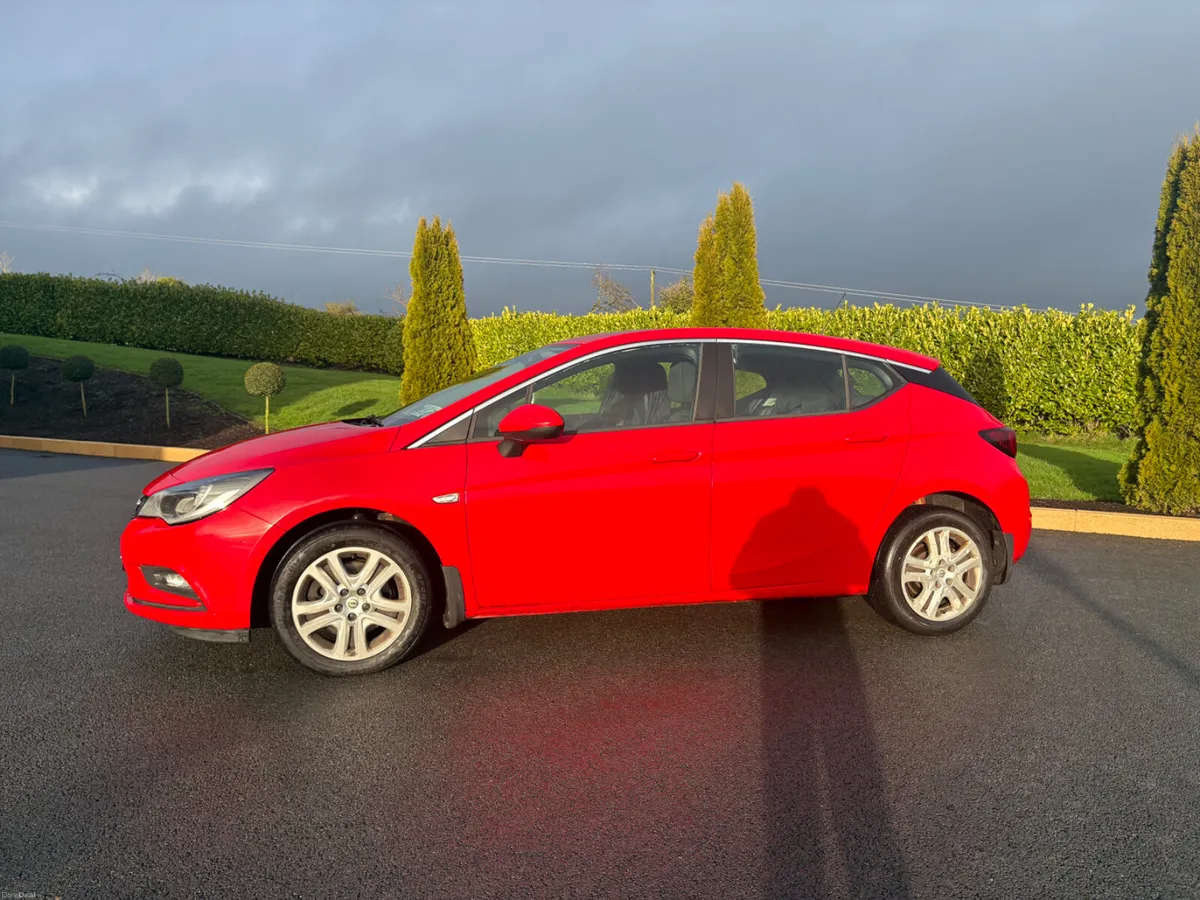 Opel Astra 2017 - Image 4