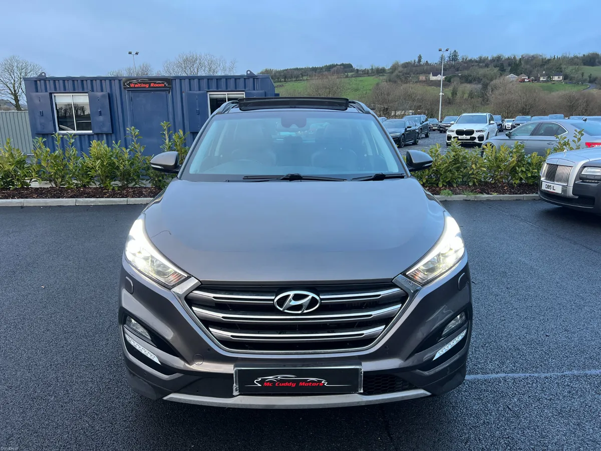 2017 (172) Hyundai Tucson Premium SE 2.0 CRDI - Image 3