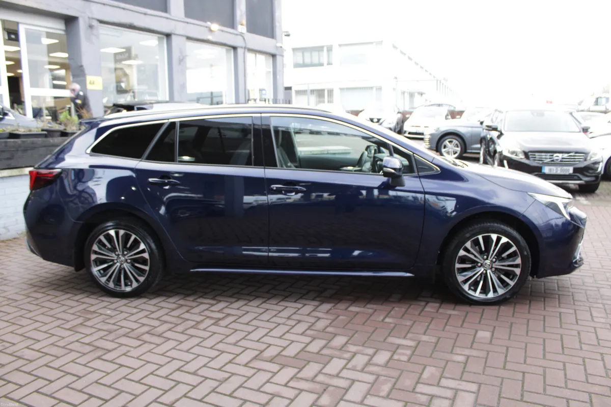 HYBRID SOL 5DR ESTATE AUTOMATIC // 1 OWNER WITH ON - Image 3