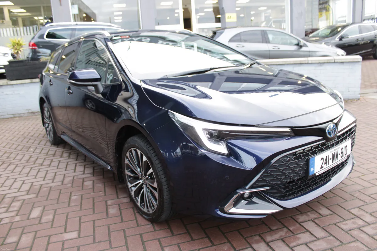 HYBRID SOL 5DR ESTATE AUTOMATIC // 1 OWNER WITH ON - Image 2