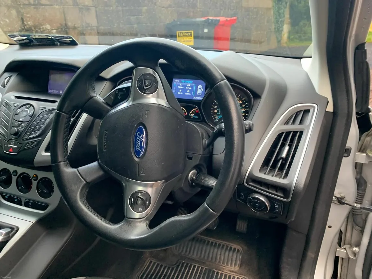 Ford Focus 1.6 TDCI Zetec Navigator Eco (Sep 2013) - Image 4