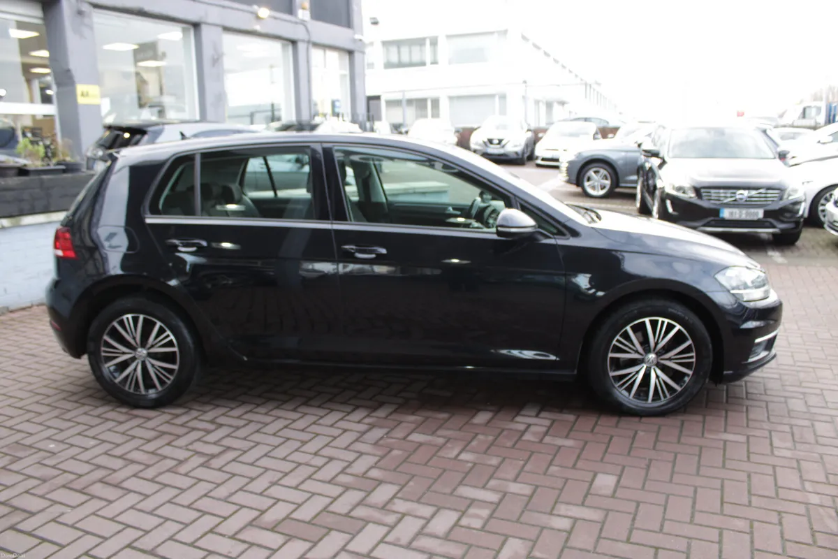 1.6 TDI SE NAV  115BHP 5DR HATCHBACK AUTOMATIC // - Image 3