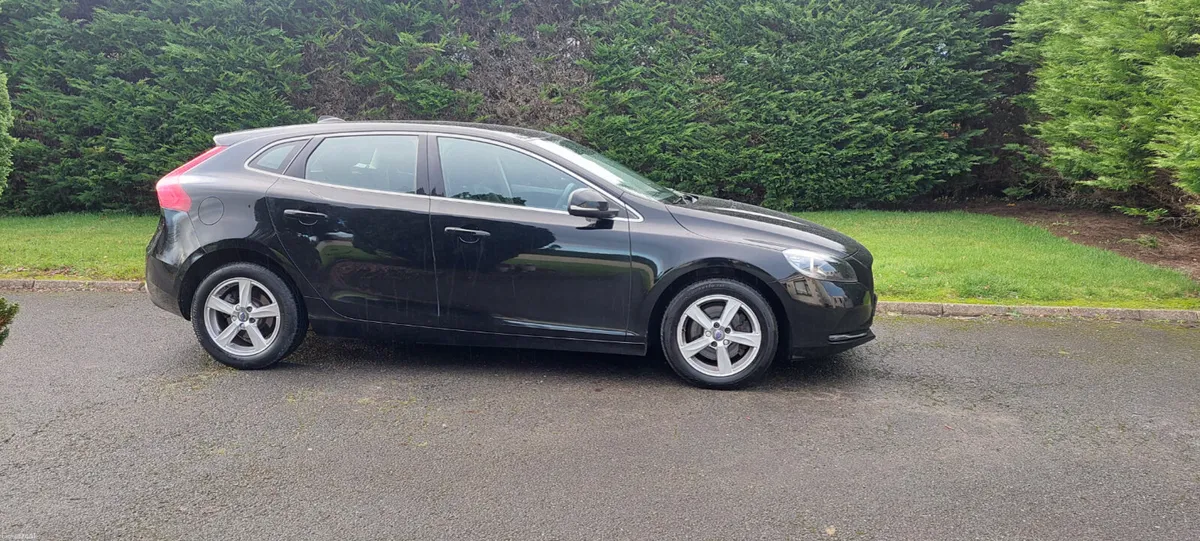 Volvo V40 2015 - Image 3