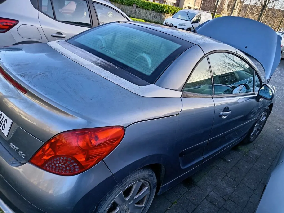 Convertible Peugeot 207 driving perfect - Image 3