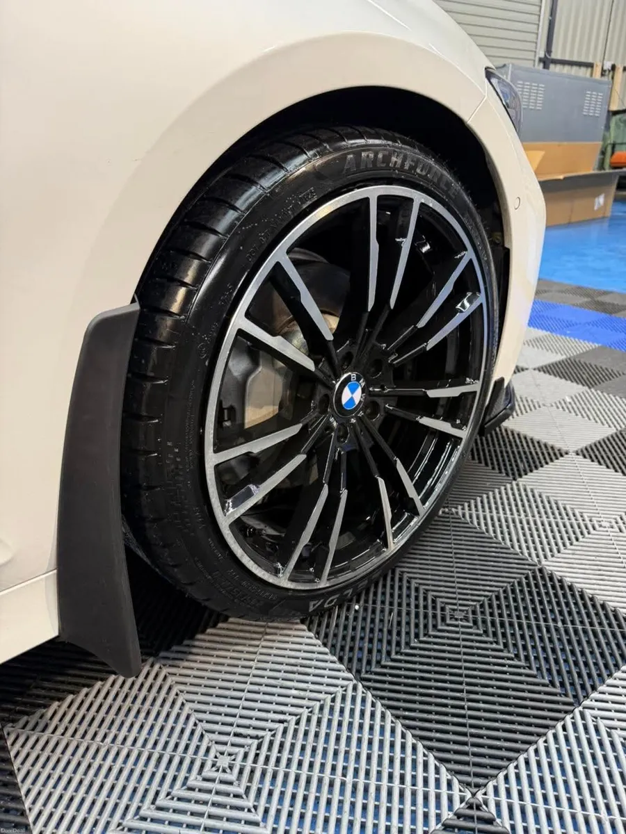 BMW 330E MSPORT €28450 ON Irish Plates - Image 4