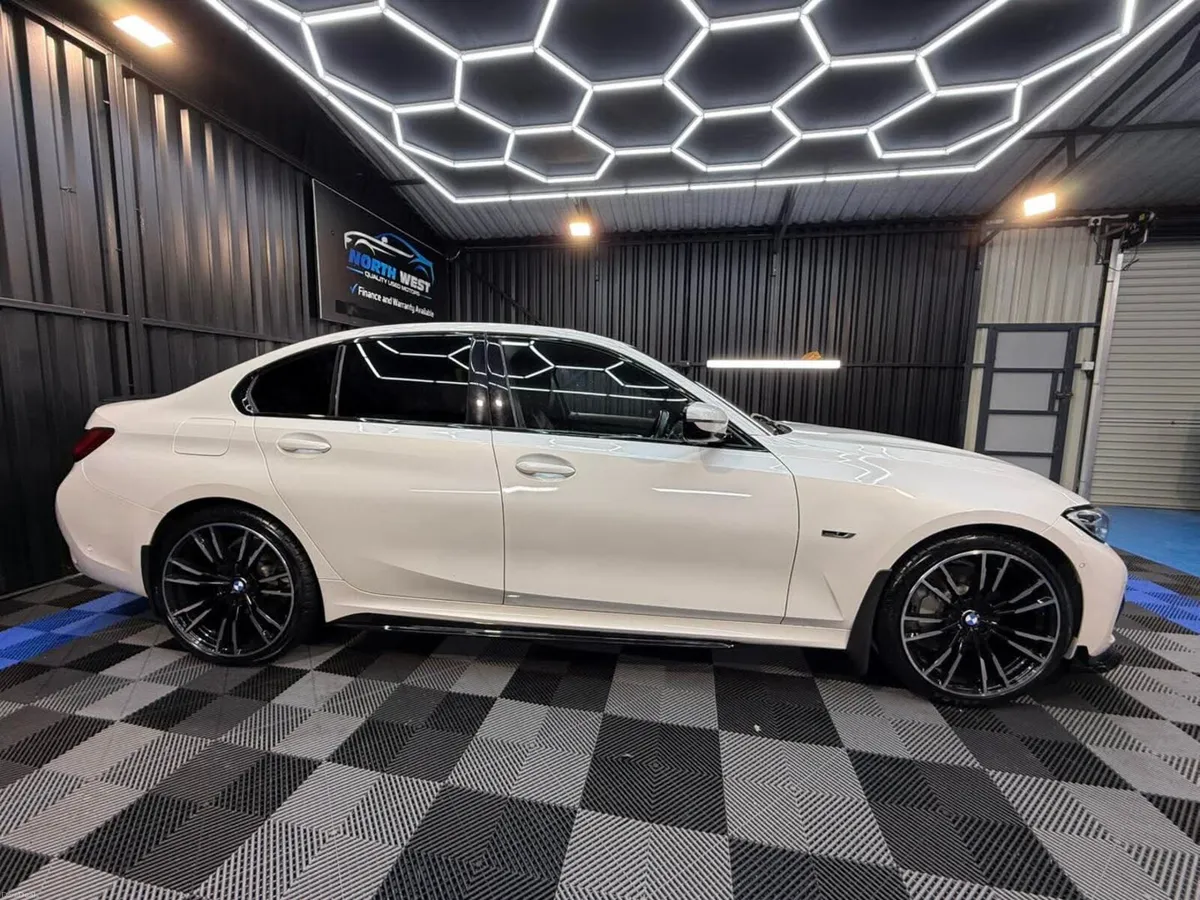 BMW 330E MSPORT €28450 ON Irish Plates - Image 2