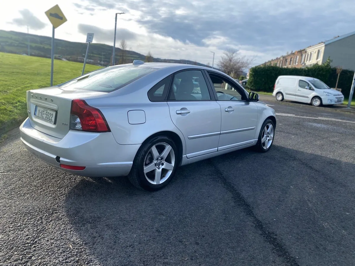 New NCT mint condition - Image 3