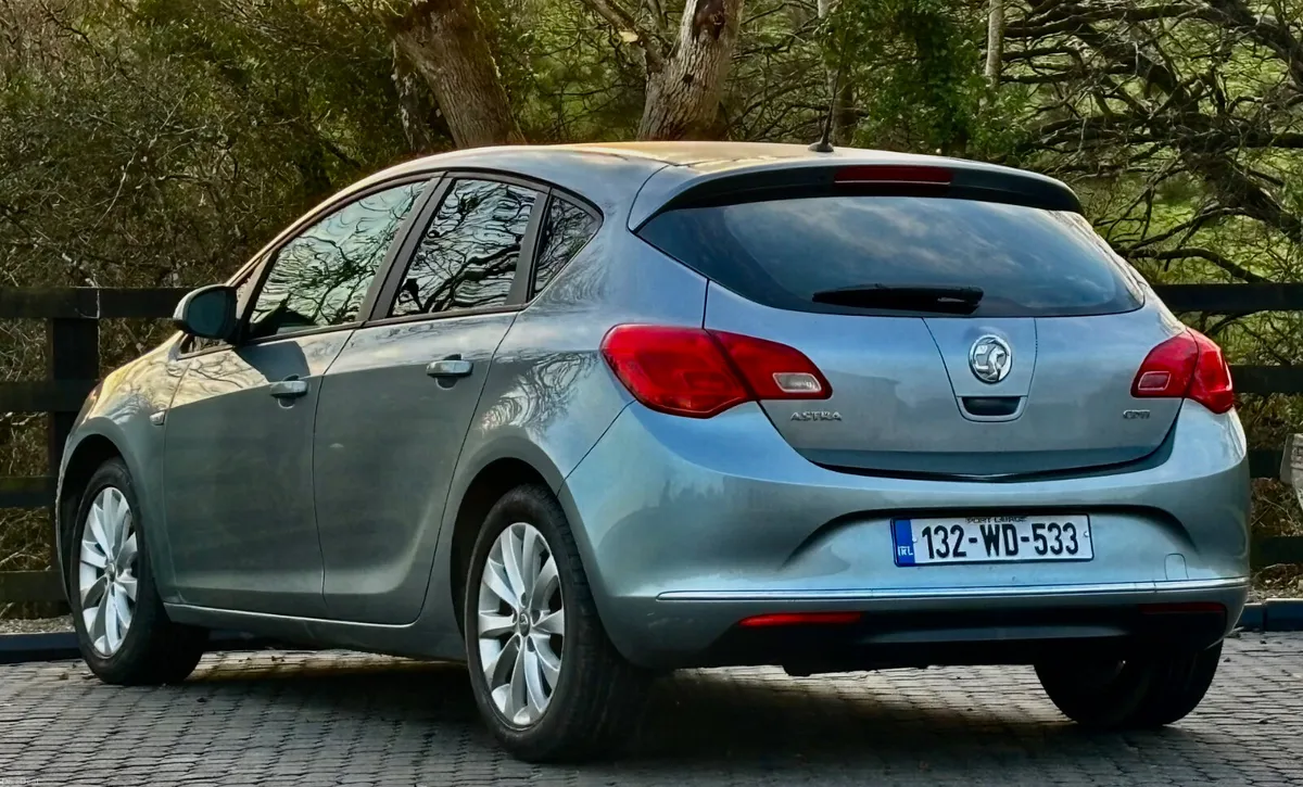 Vauxhall Astra 2013 - Image 4