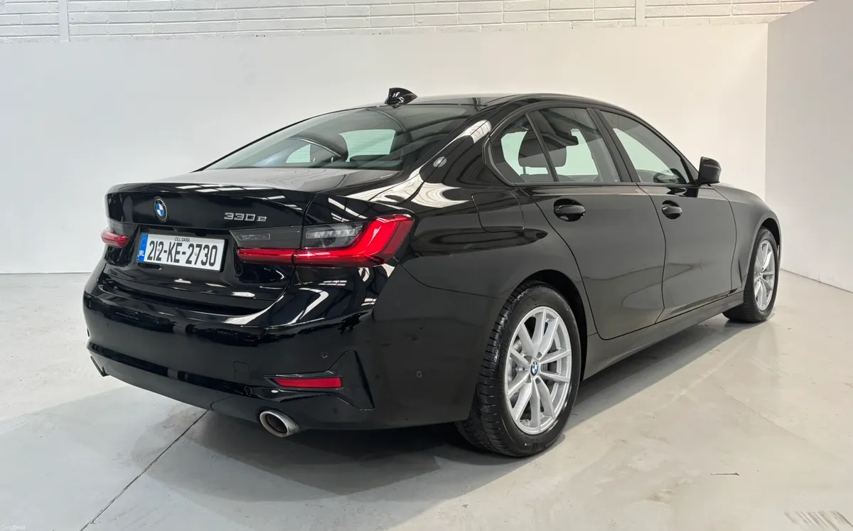 BMW 3 Series Pro 330E - Image 3