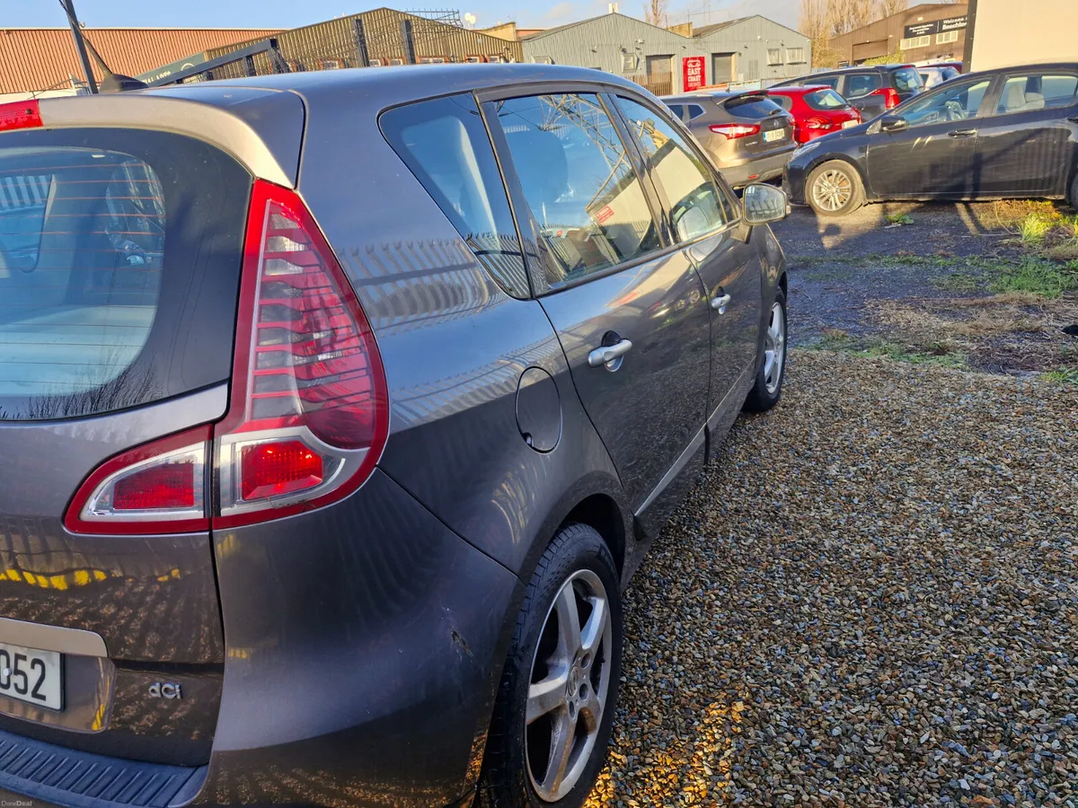 10 Renault Scenic 1.5 Diesel - Image 3