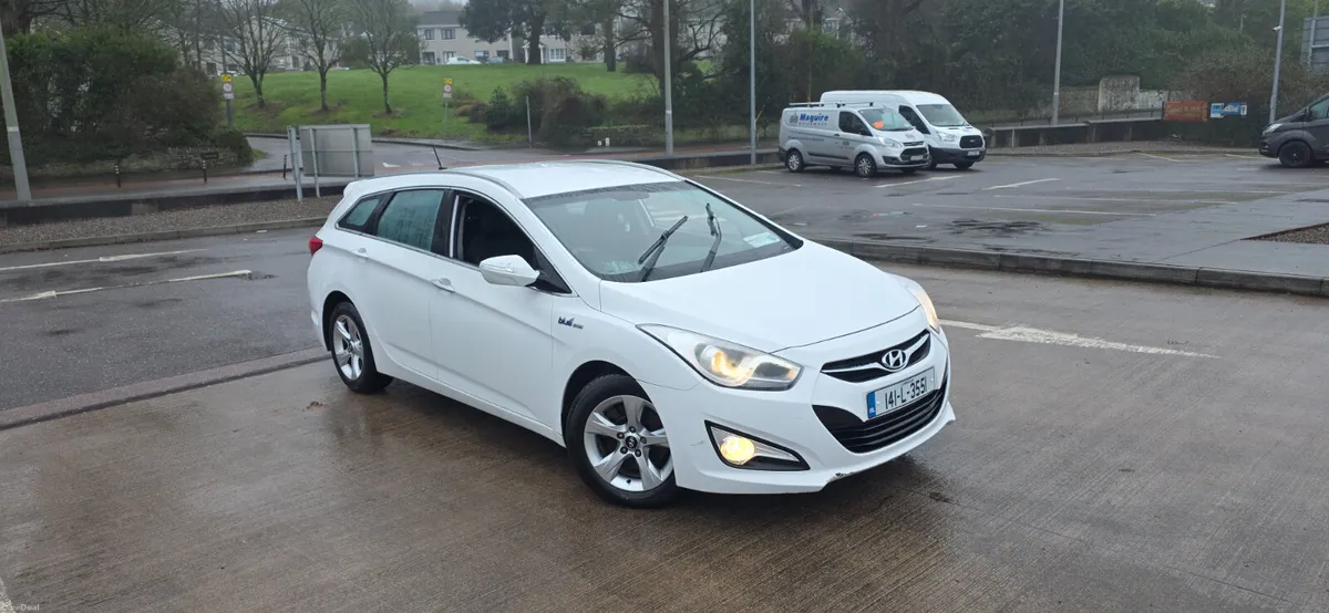 Hyundai i40 Estate NEW NCT 01.2027 - Image 2