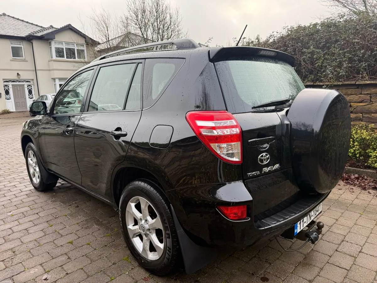 2011 Toyota Rav4 4 WHEEL DRIVE - Image 4