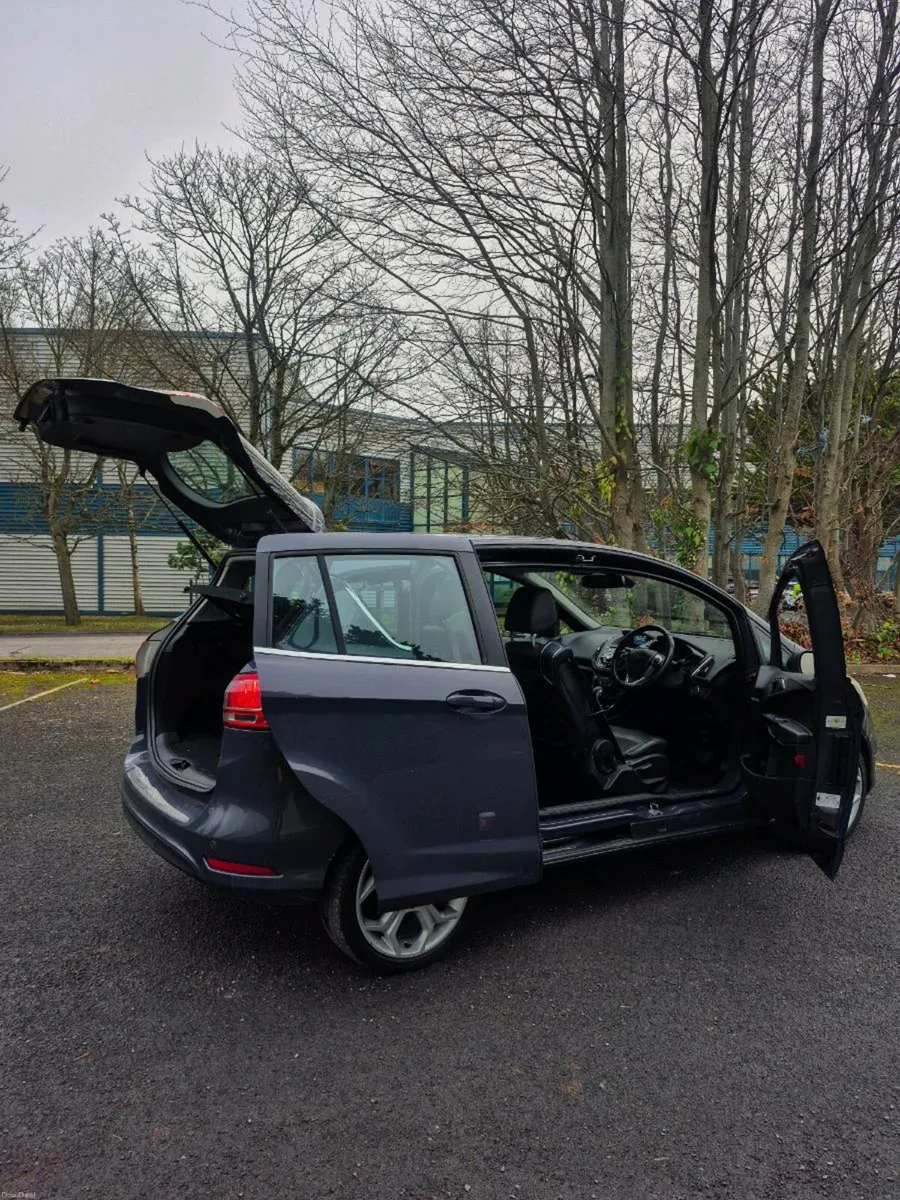 Automatic 2013 Ford B-MAX Titanium - Image 4