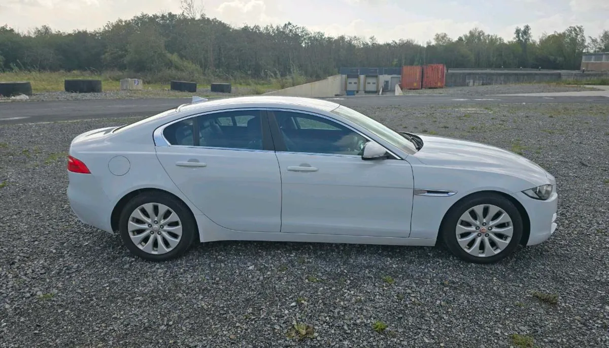 2016 Jaguar XE New ENGINE fitted €8950 - Image 3