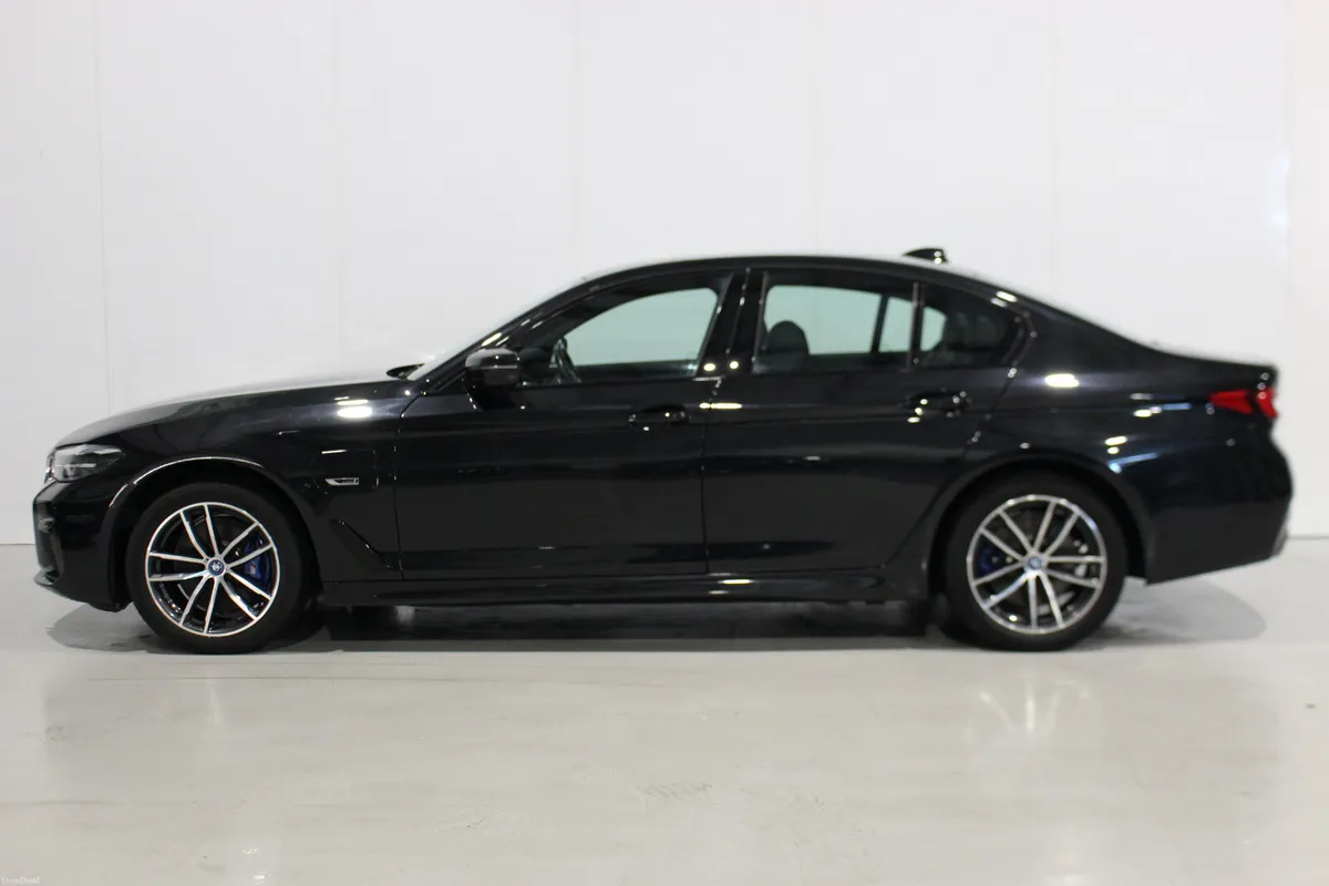 BMW 5-Series 2022 530E M SPORT ONLY 49KMS - Image 4