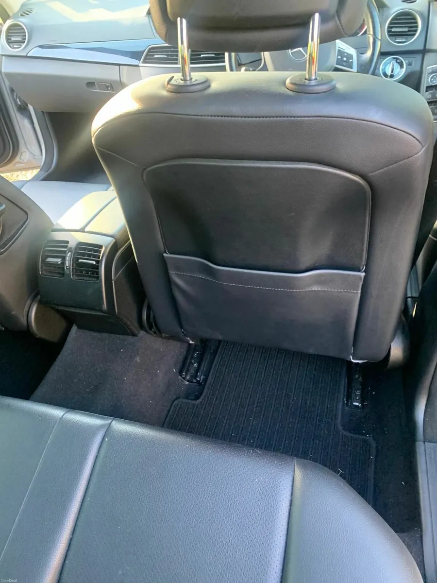 Mercedes-Benz C-Class 2014 Automatic Low miles - Image 5