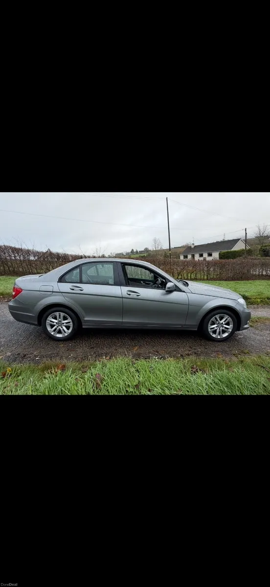 Mercedes-Benz C200 CDi Executive 7G Automatic - Image 4
