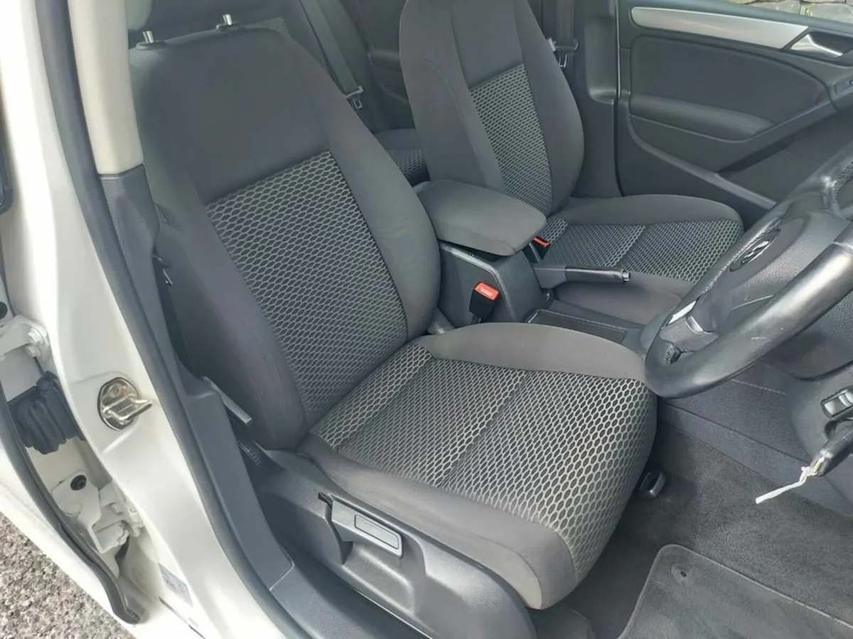 Volkswagen Golf 2012 Automatic - Image 3